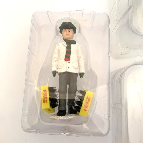 4 Coca Cola Town Square Figurines True Value Truck Snowbear & 2 Delivery Men Vtg - Picture 12 of 16